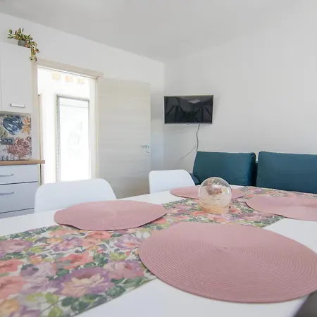 Flowers Apartment