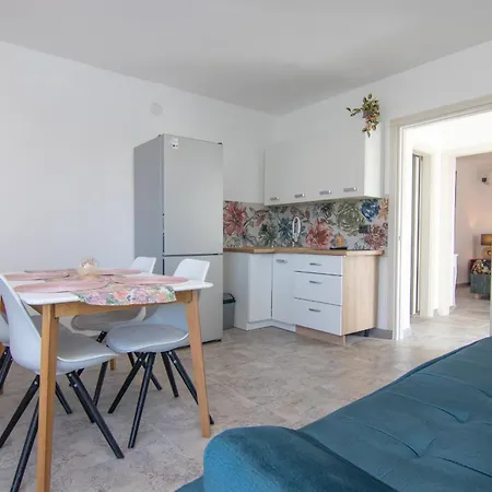 Apartment Flowers Krk Town