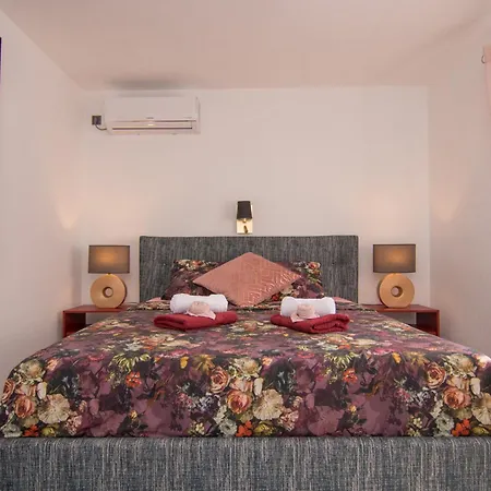 Flowers Apartment