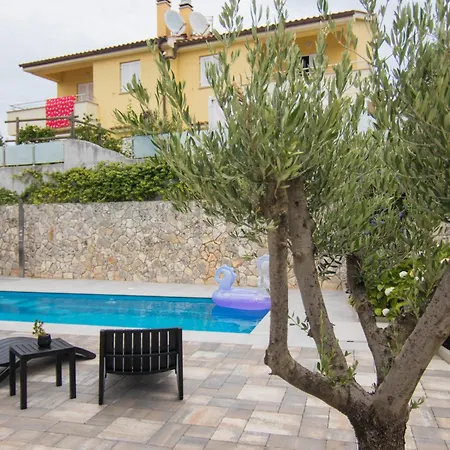 Flowers Apartment Krk Town
