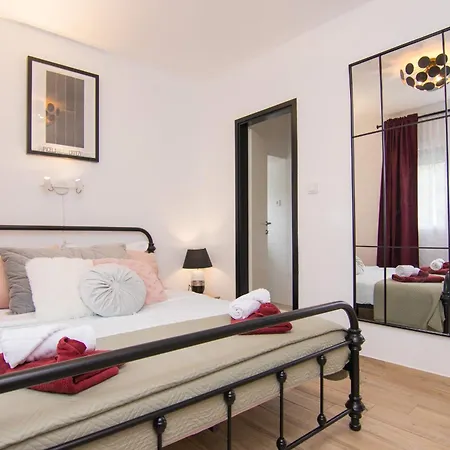 Flowers Apartment